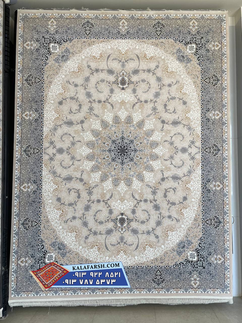 فرش زیبای اصفهان 700 شانه